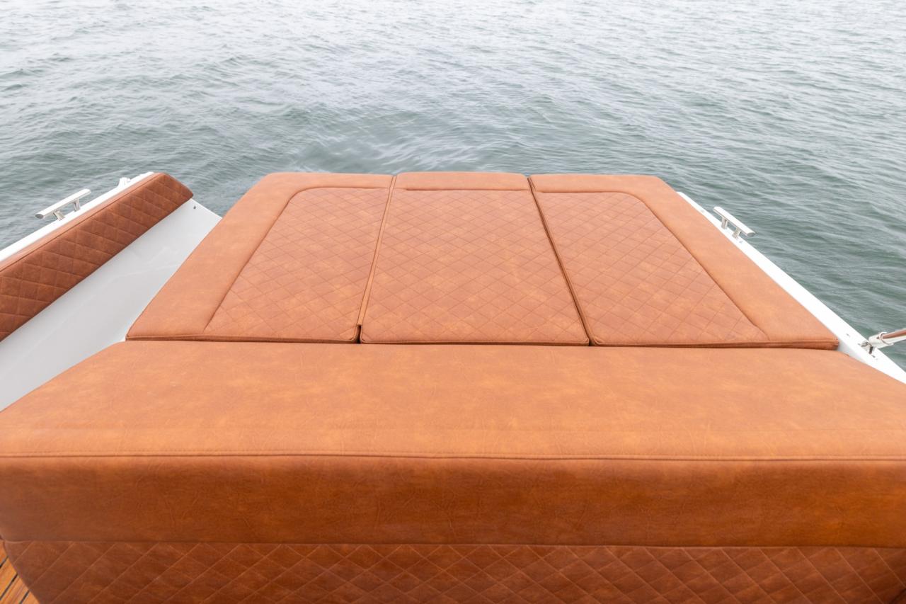The New Maxima 640 - Base Boat Build from