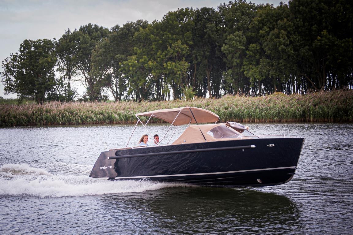 The Maxima 730 - Base Boat Build from