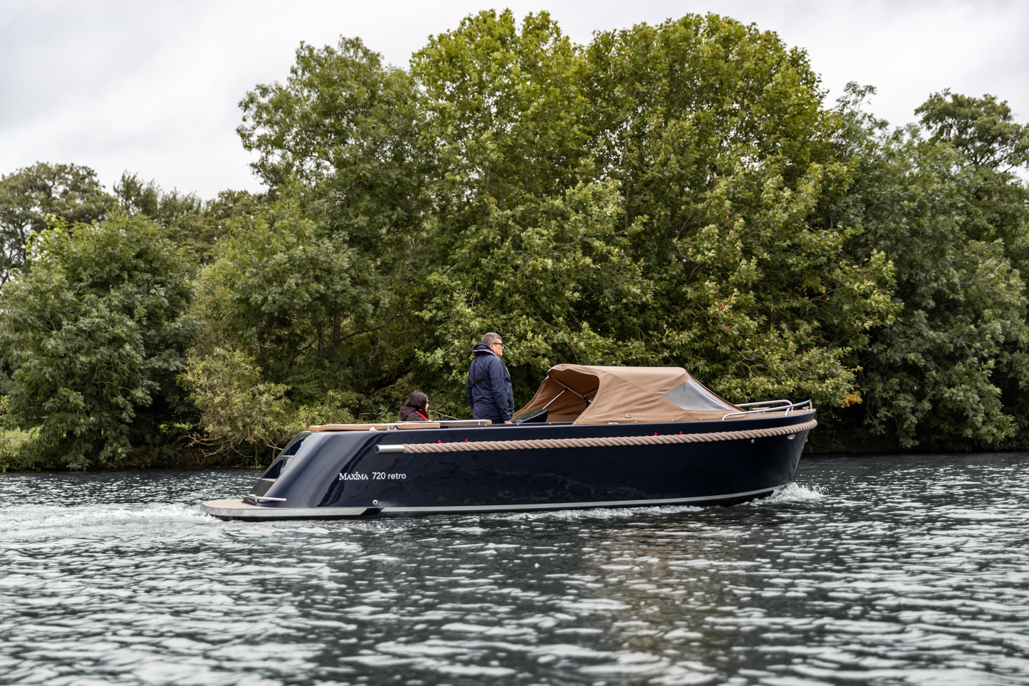 The Maxima 720 Retro - Base Boat Build from