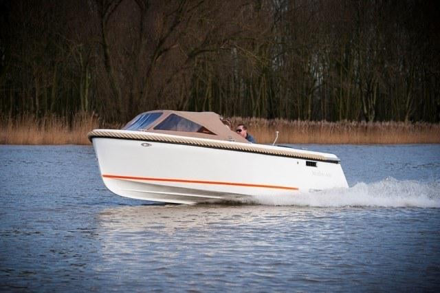 The Maxima 600 - Base Boat Build from