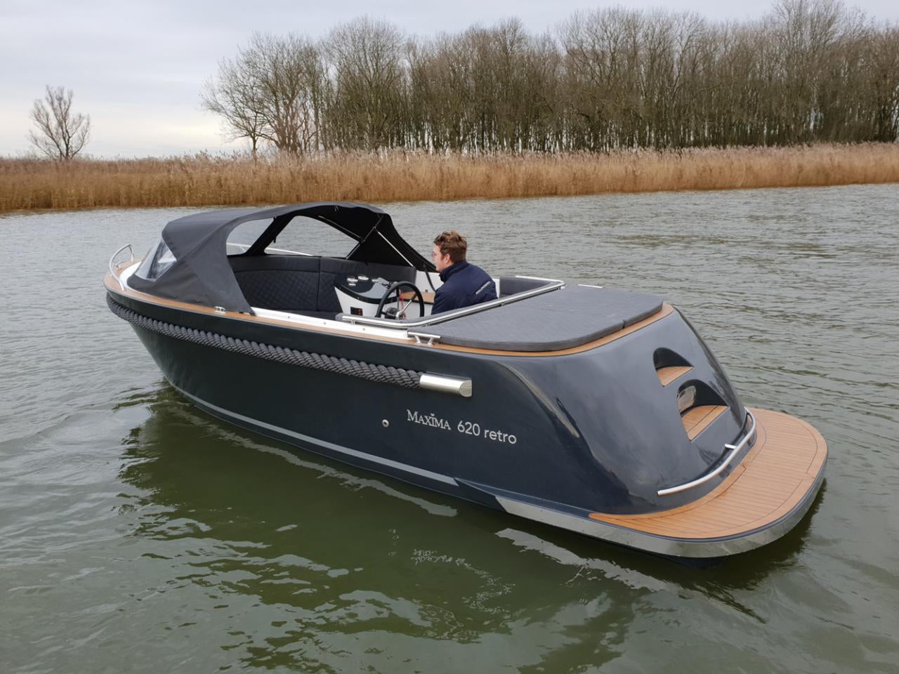 The Maxima 620 Retro MC - Base Boat Build from