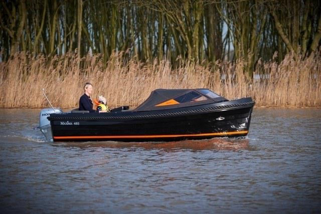 The Maxima 485 - Base Boat Build from