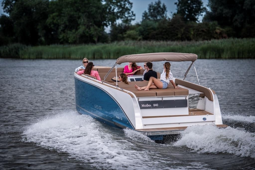 The Maxima 840 - Base Boat Build from