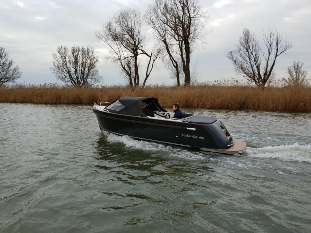 The Maxima 620 Retro MC - Base Boat Build from