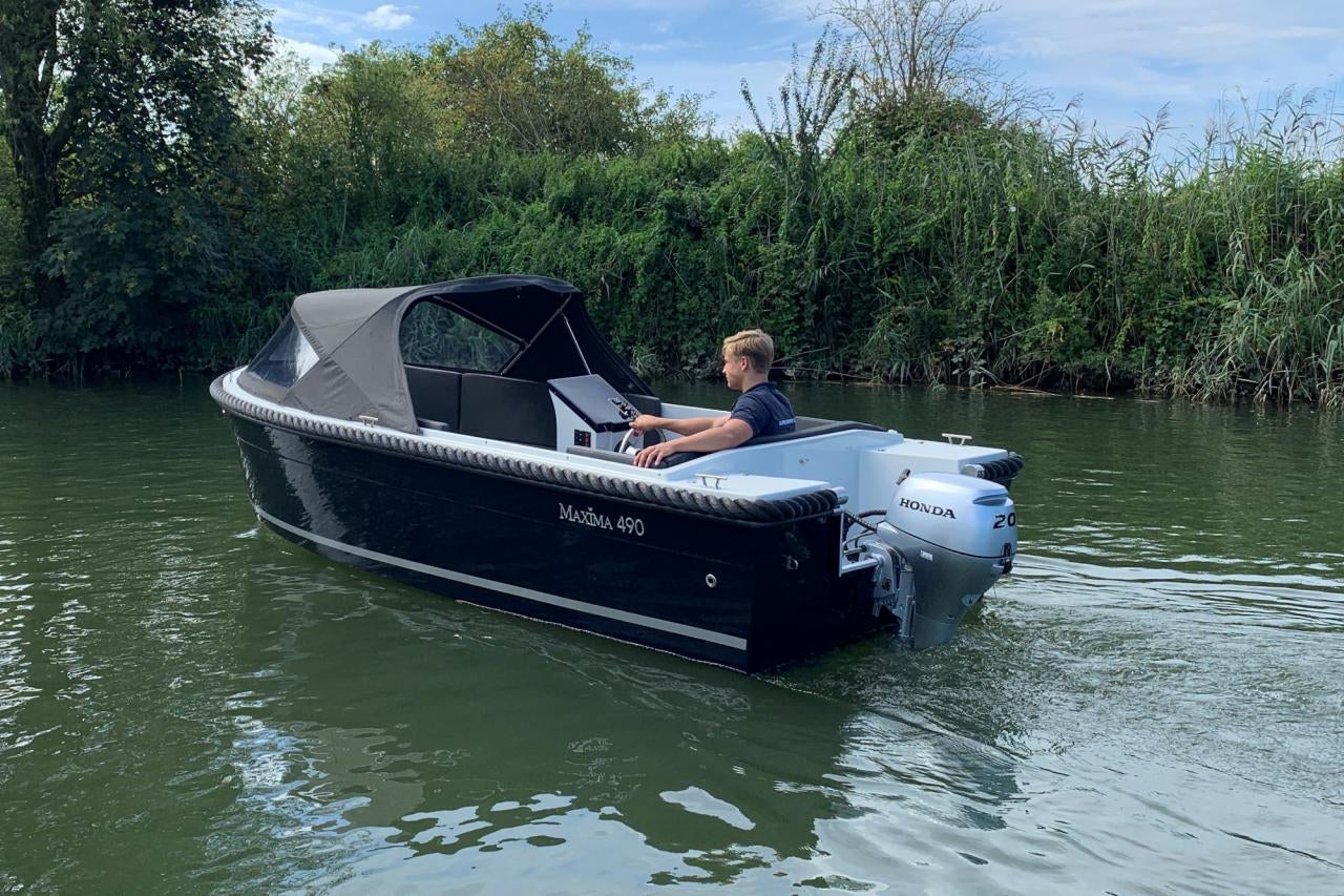 The Maxima 490 - Base Boat Build from