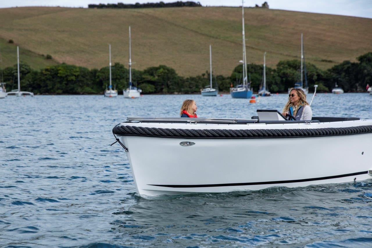 The Maxima 600 - Base Boat Build from