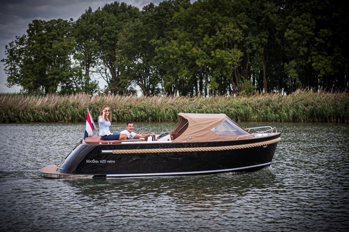 The Maxima 620 Retro MC - Base Boat Build from