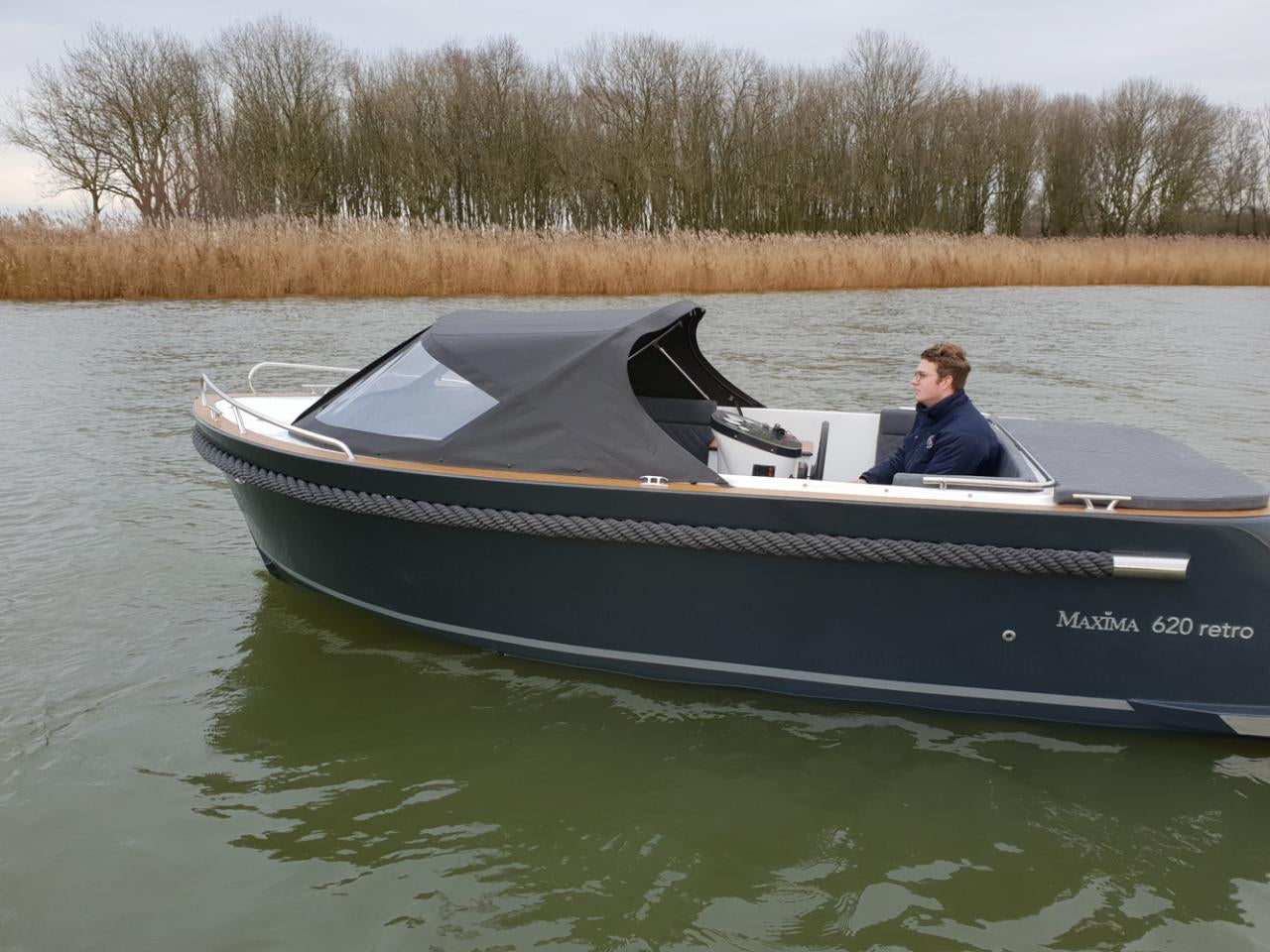 The Maxima 620 Retro MC - Base Boat Build from