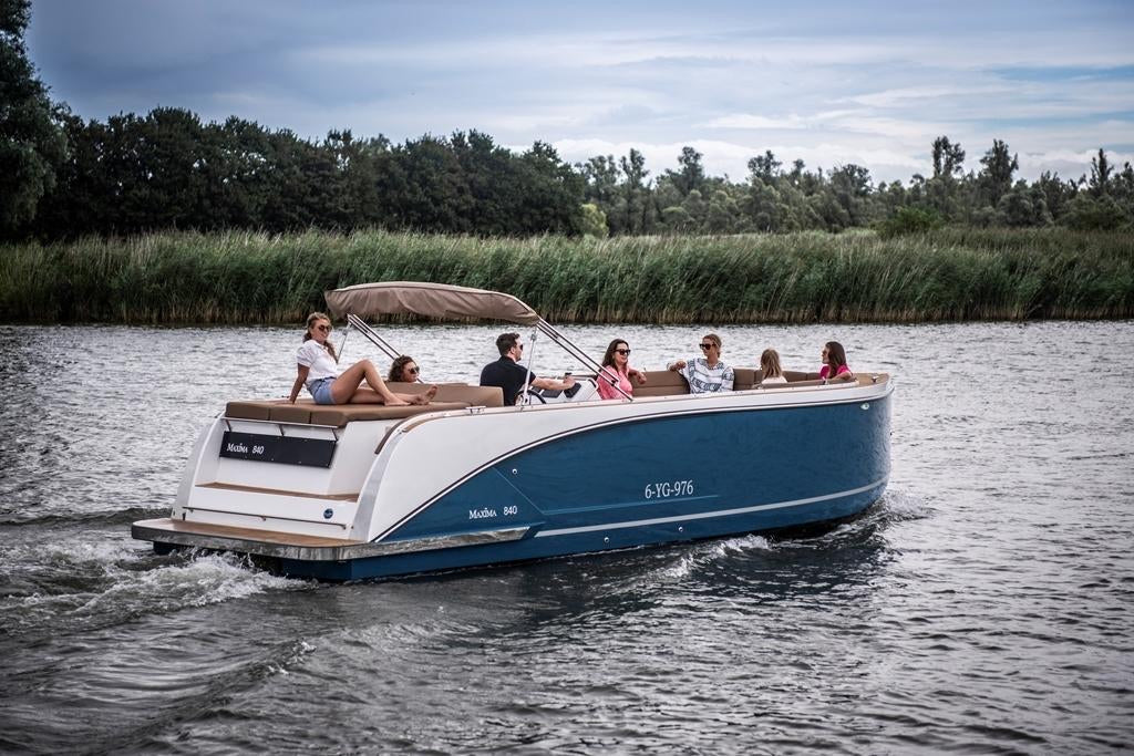 The Maxima 840 - Base Boat Build from