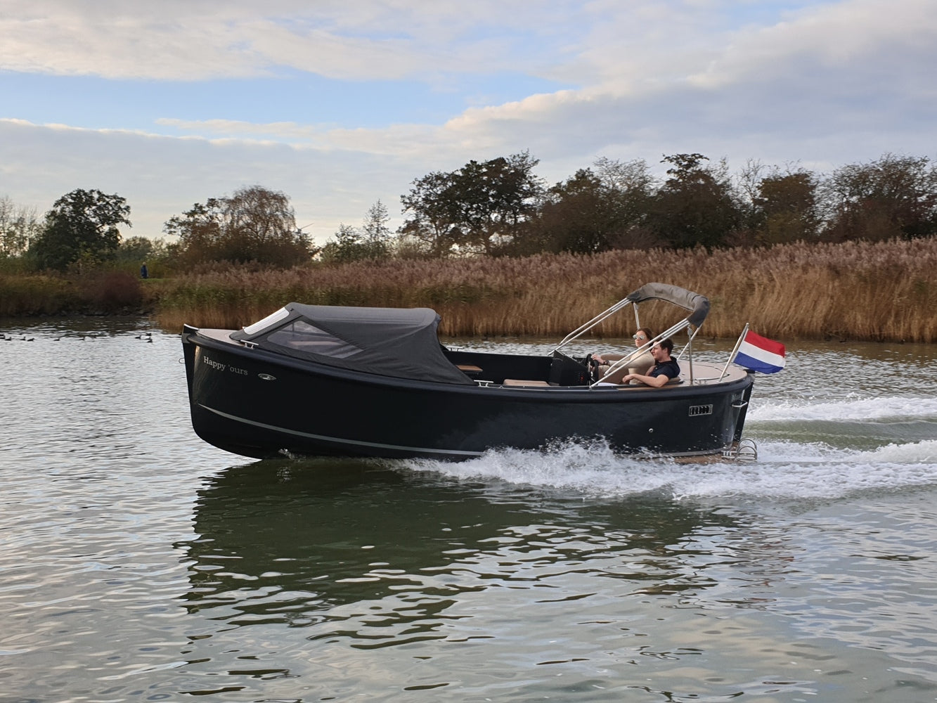 The Maxima 650 Flying Lounge - Base Boat Build from