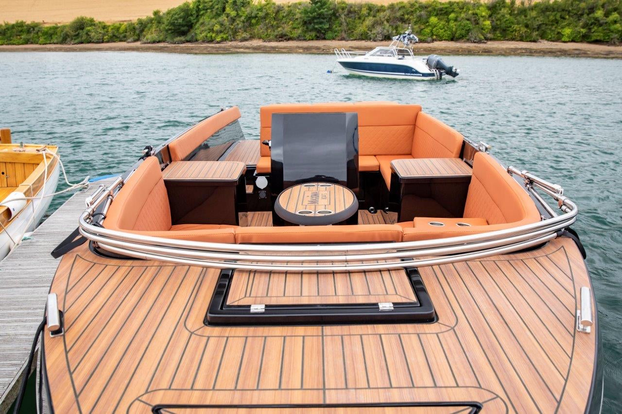 The Maxima 740 - Base Boat Build from