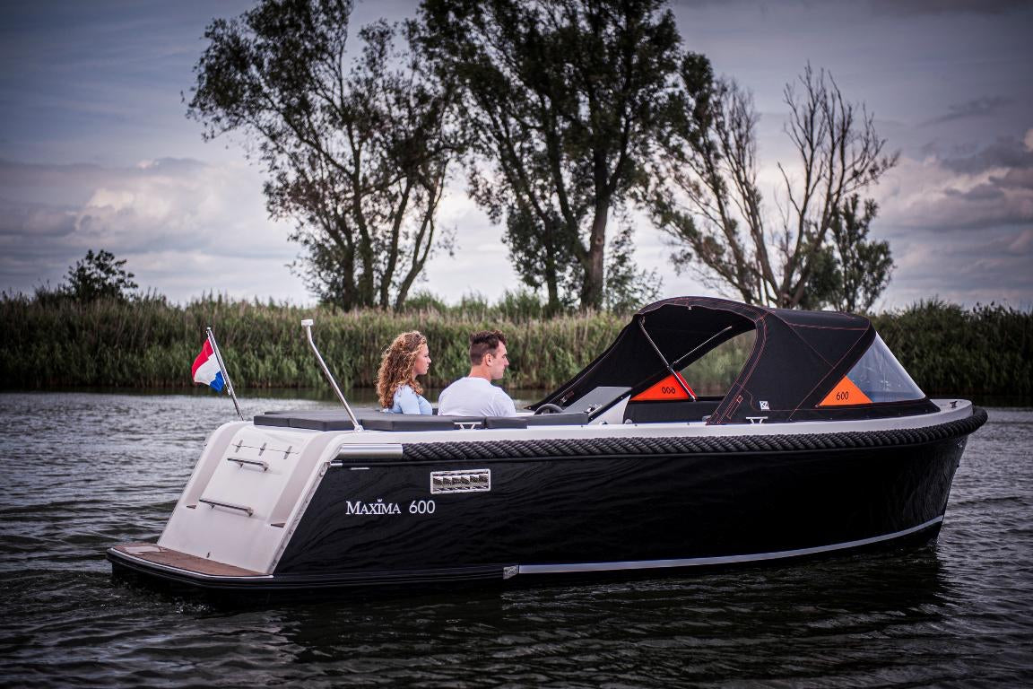 The Maxima 600 - Base Boat Build from