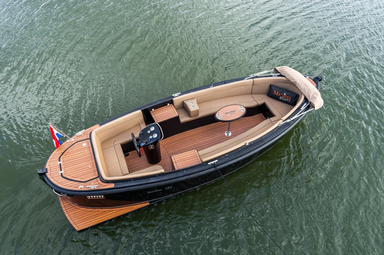 The Maxima 650 Flying Lounge - Base Boat Build from