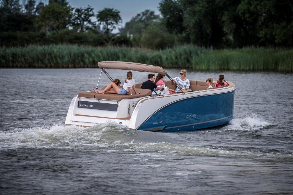 The Maxima 840 - Base Boat Build from