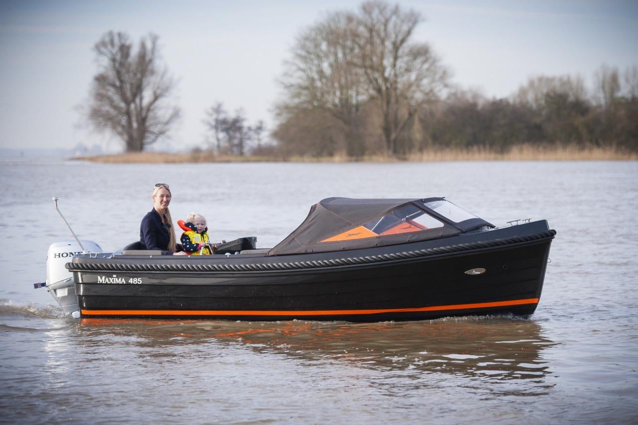 The Maxima 485 - Base Boat Build from