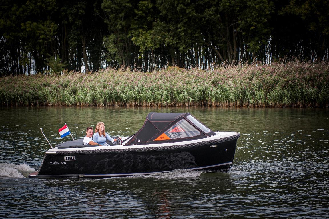 The Maxima 600 - Base Boat Build from