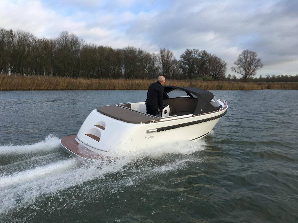 The Maxima 620 Retro MC - Base Boat Build from