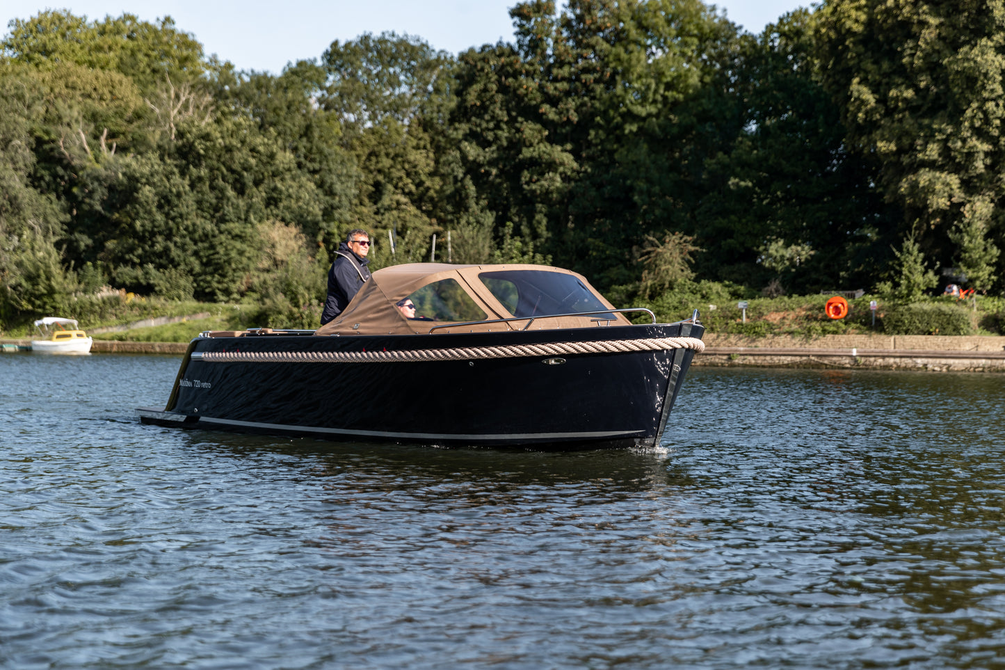 The Maxima 720 Retro - Base Boat Build from