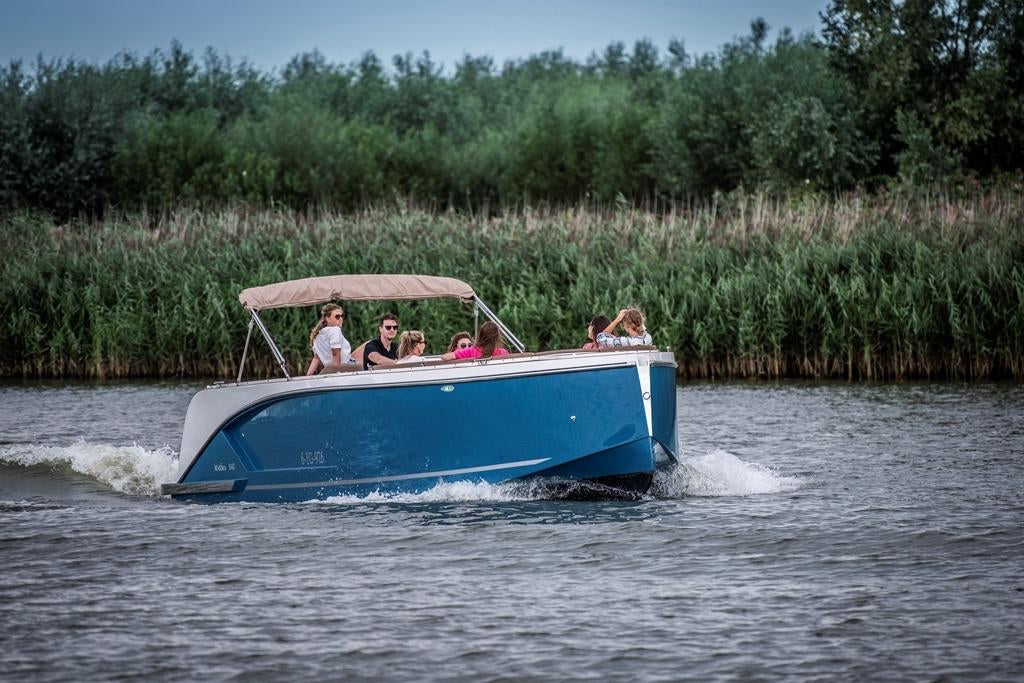 The Maxima 840 - Base Boat Build from