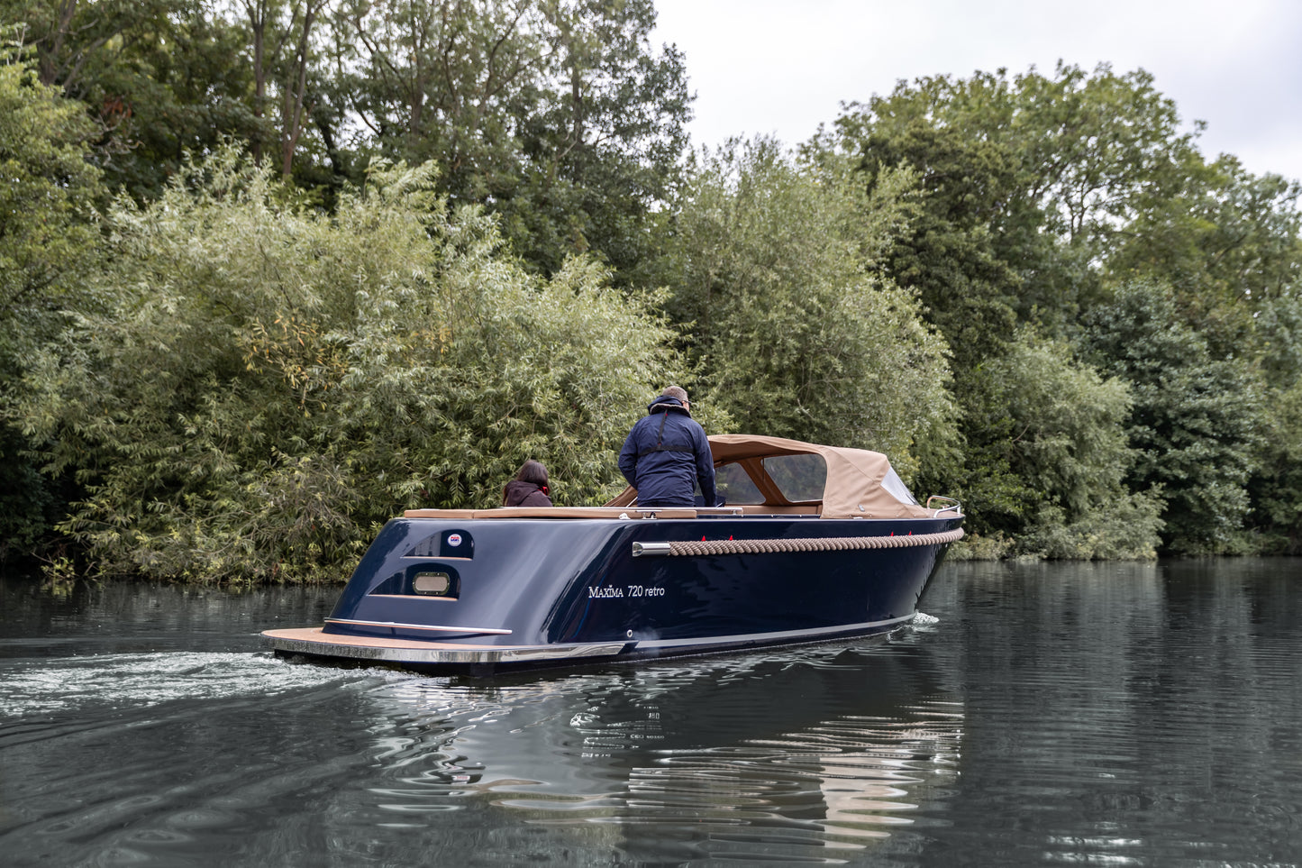 The Maxima 720 Retro - Base Boat Build from