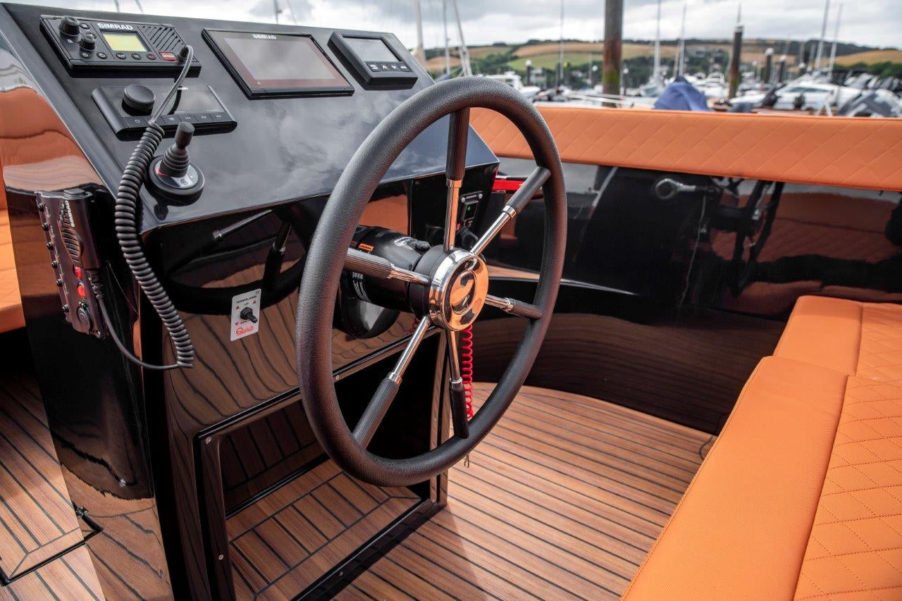 The Maxima 740 - Base Boat Build from