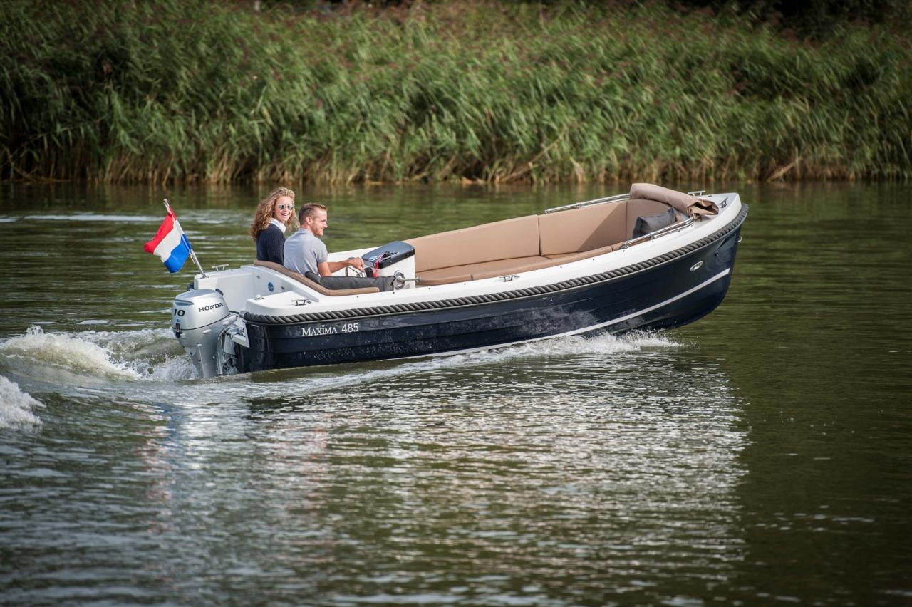 The Maxima 485 - Base Boat Build from