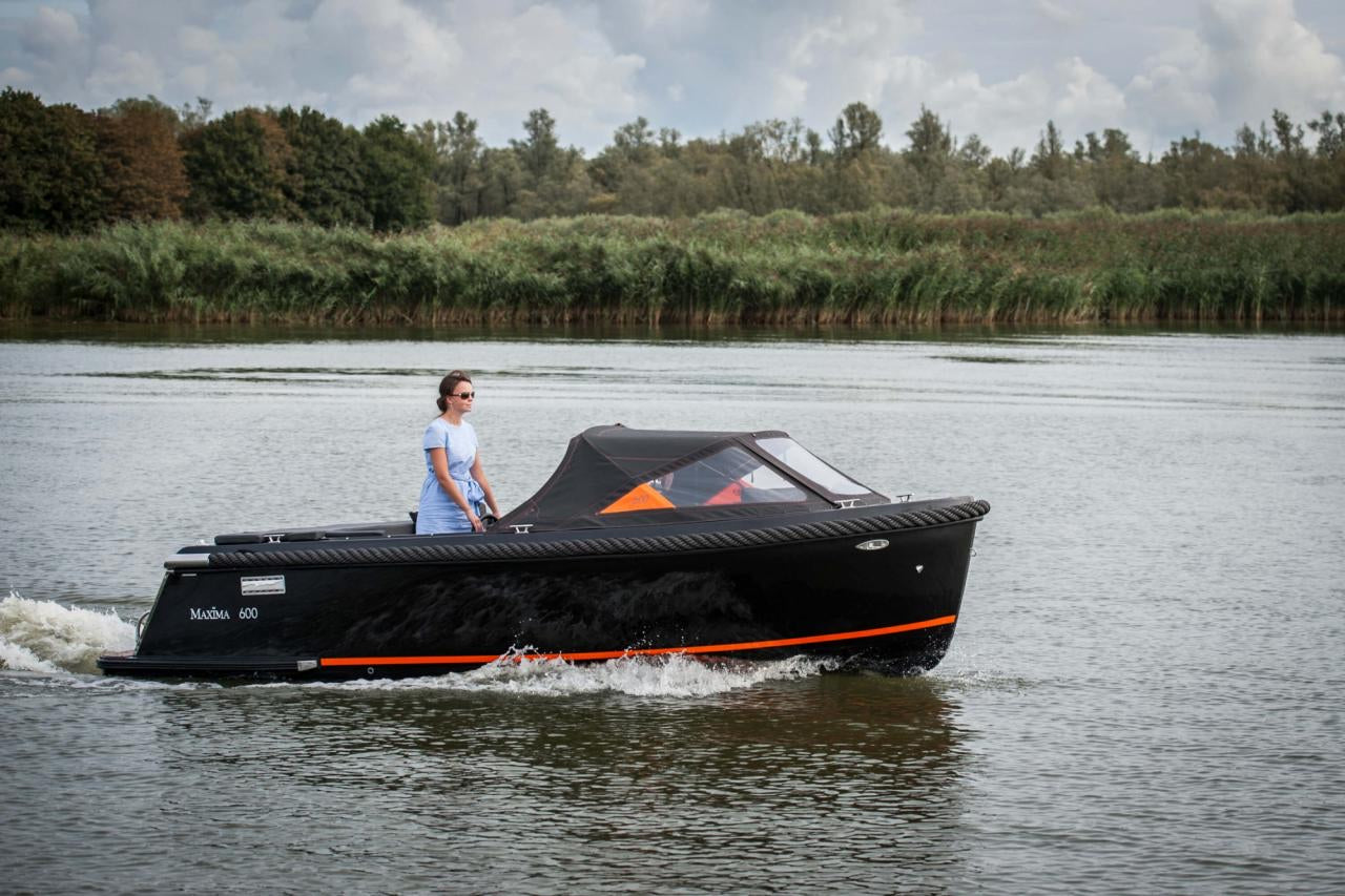 The Maxima 600 - Base Boat Build from