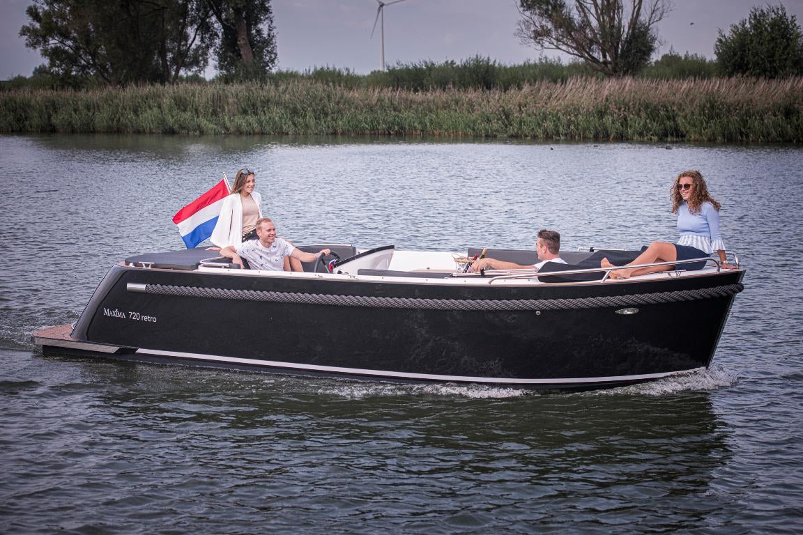 The Maxima 720 Retro - Base Boat Build from