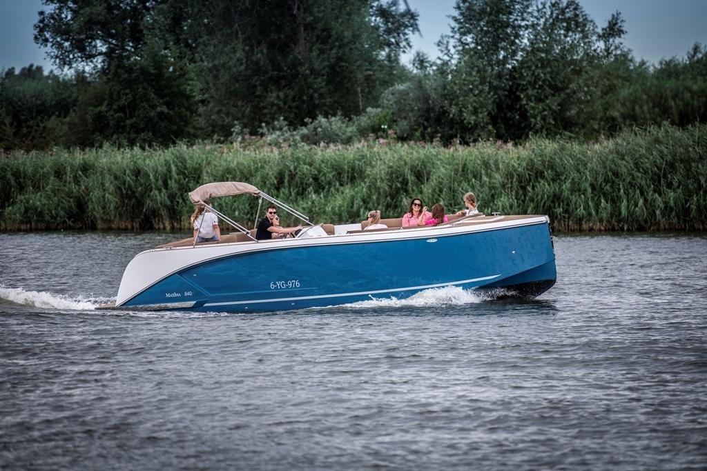 The Maxima 840 - Base Boat Build from