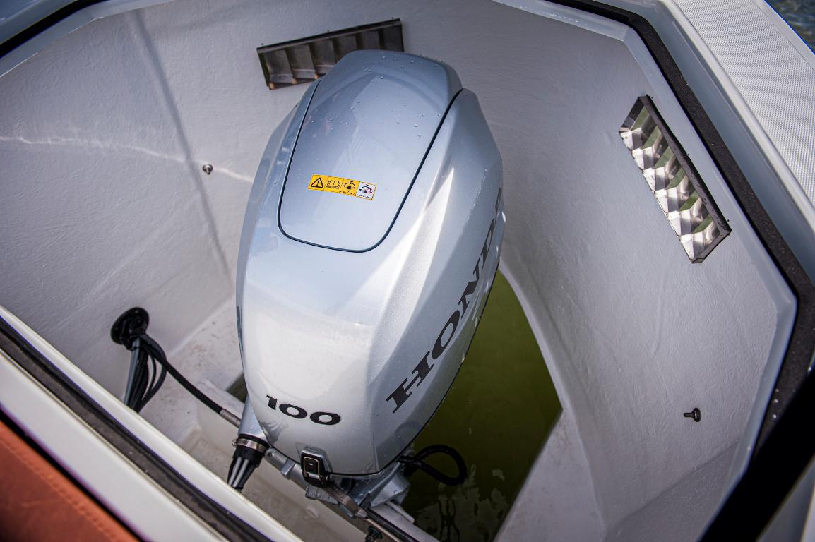 650 Flying Lounge Powered by Honda BF20 LRTU 20hp In Stock Now