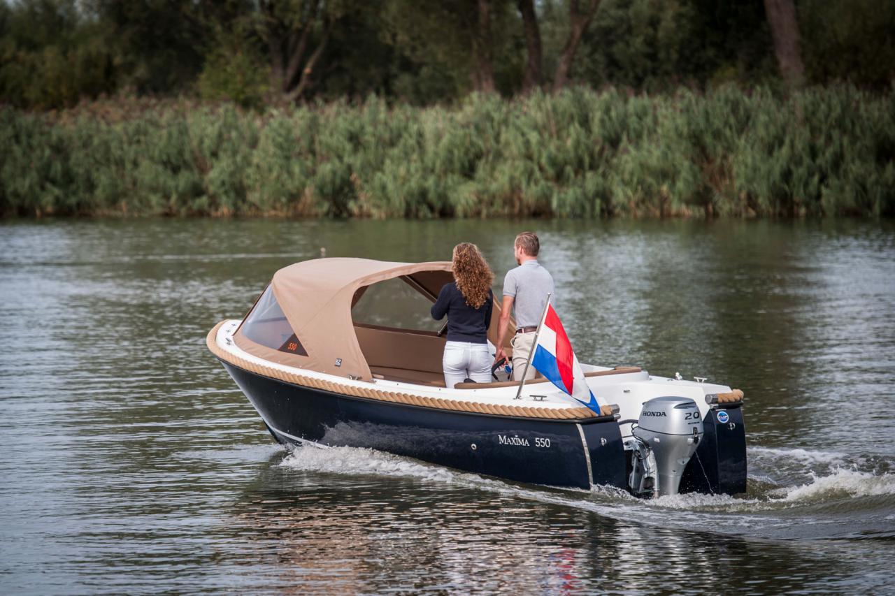 Maxima 550 Boat powered by Honda BF15 15hp In Stock Now