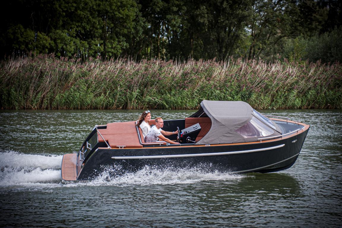The Maxima 630 - Base Boat Build from