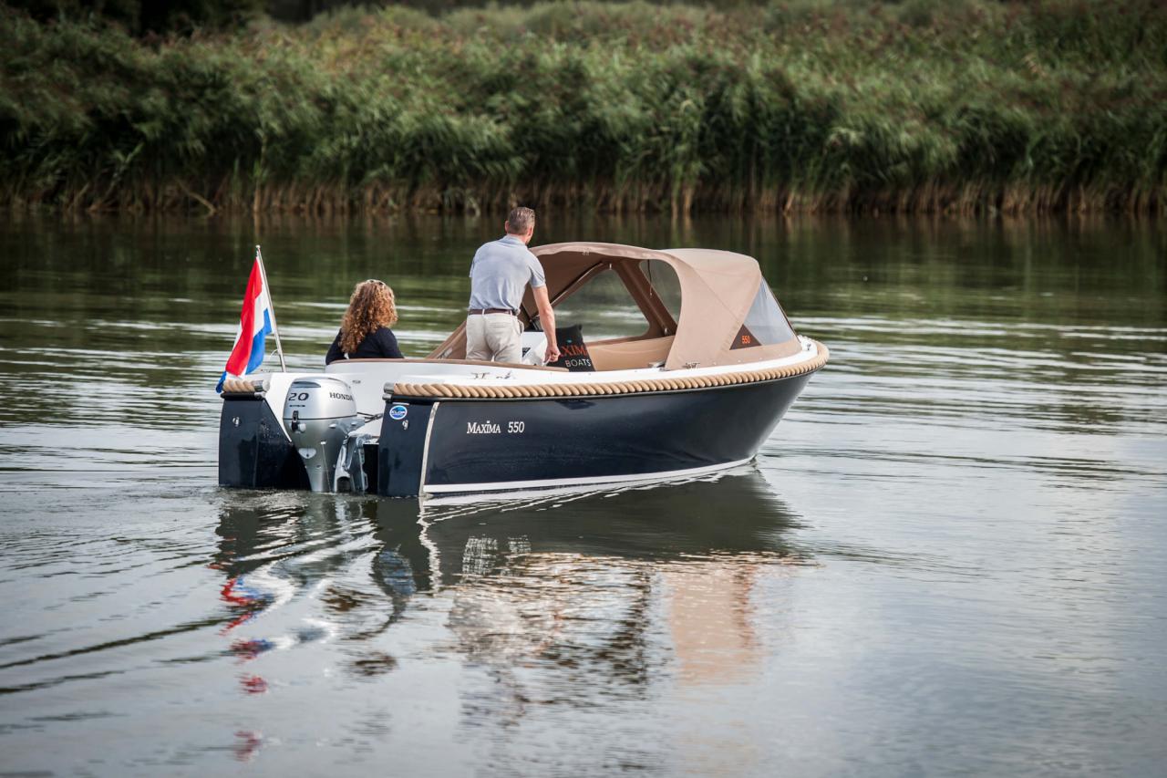 Maxima 550 Boat powered by Honda BF15 15hp In Stock Now