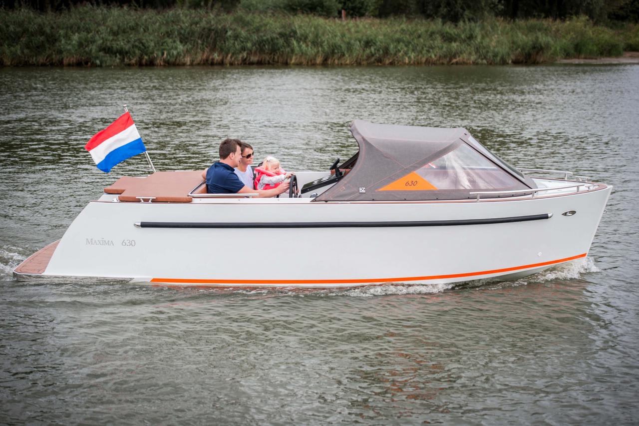 The Maxima 630 - Base Boat Build from