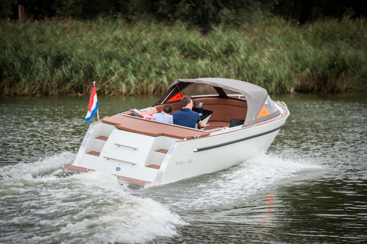 The Maxima 630 - Base Boat Build from