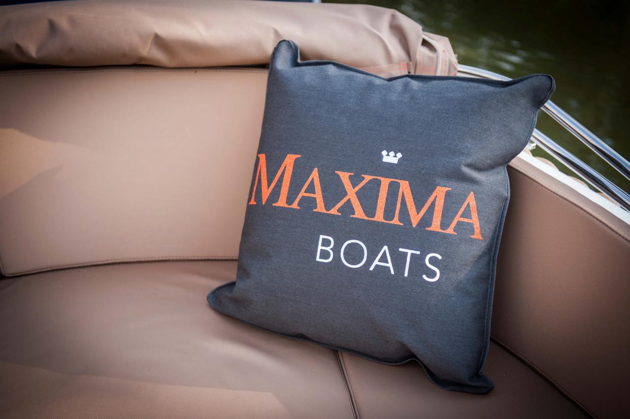 Maxima 550 Boat powered by Honda BF15 15hp In Stock Now