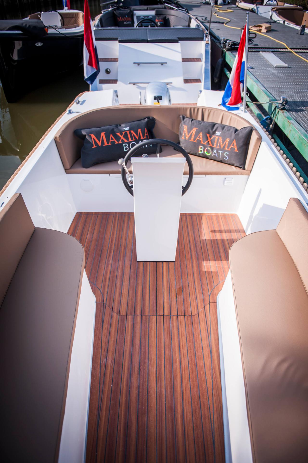 Maxima 550 Boat powered by Honda BF15 15hp In Stock Now