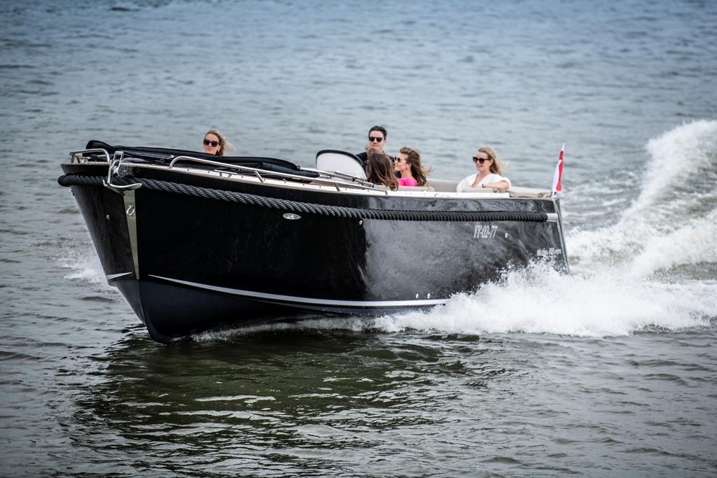 The New Maxima 820 Retro - Base Boat Build from