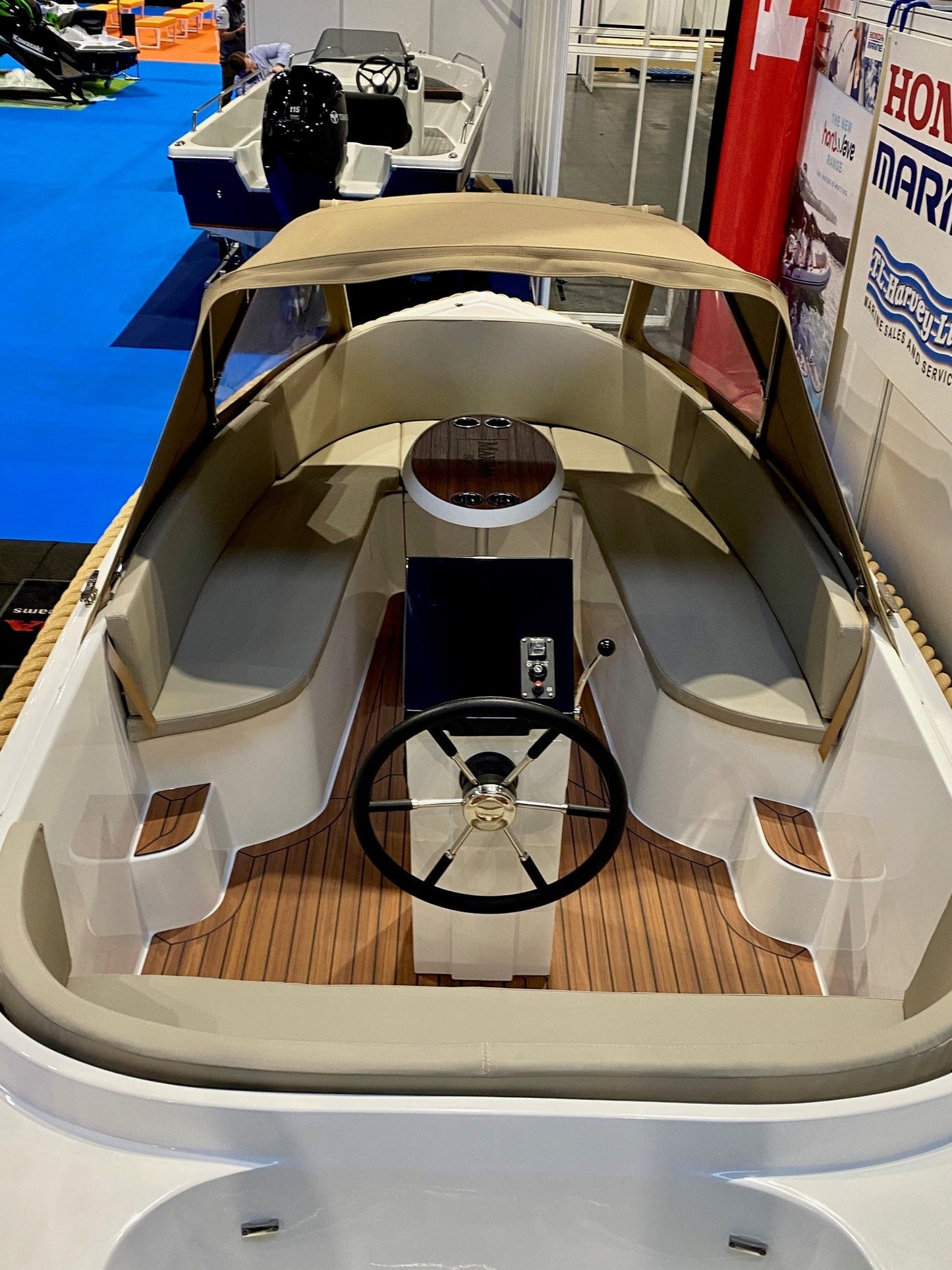 Maxima 550 Boat powered by Honda BF15 15hp In Stock Now