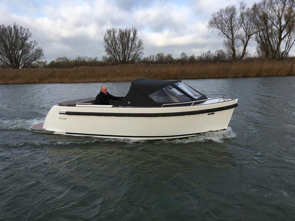 The Maxima 620 Retro - Base Boat Build from