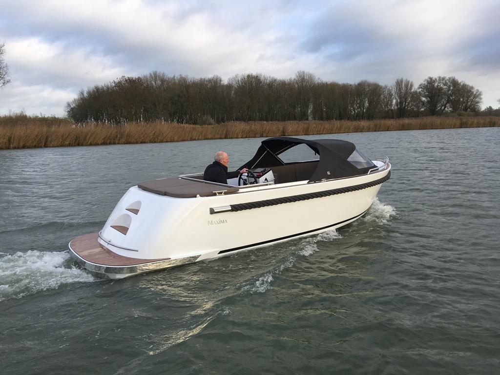 The Maxima 620 Retro - Base Boat Build from