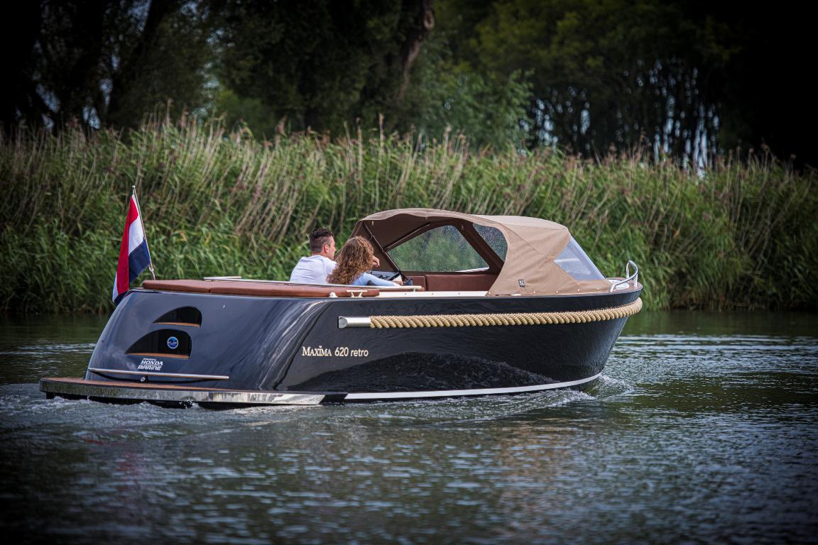 The Maxima 620 Retro - Base Boat Build from