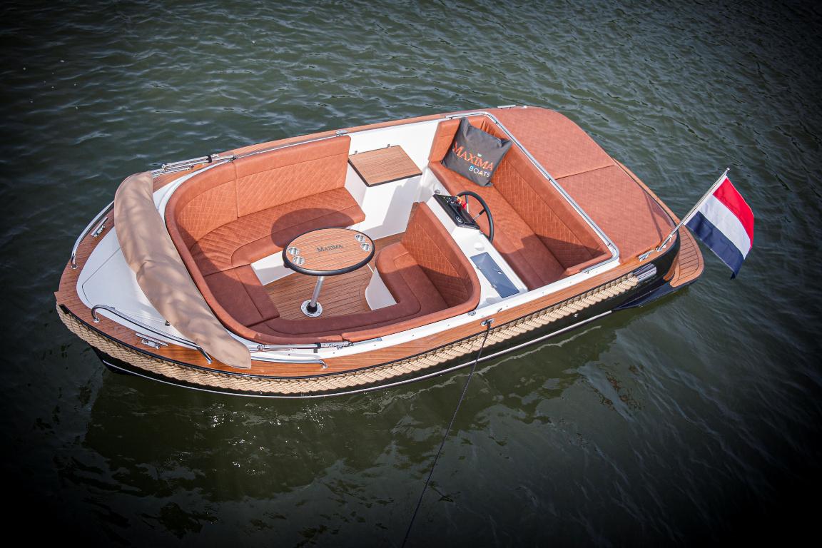 The Maxima 620 Retro - Base Boat Build from