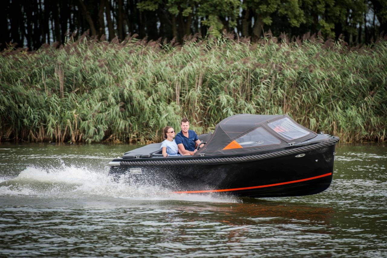 The Maxima 600 - Base Boat Build from