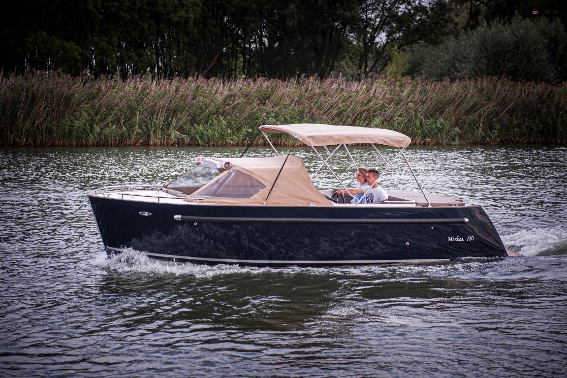 The Maxima 730 - Base Boat Build from