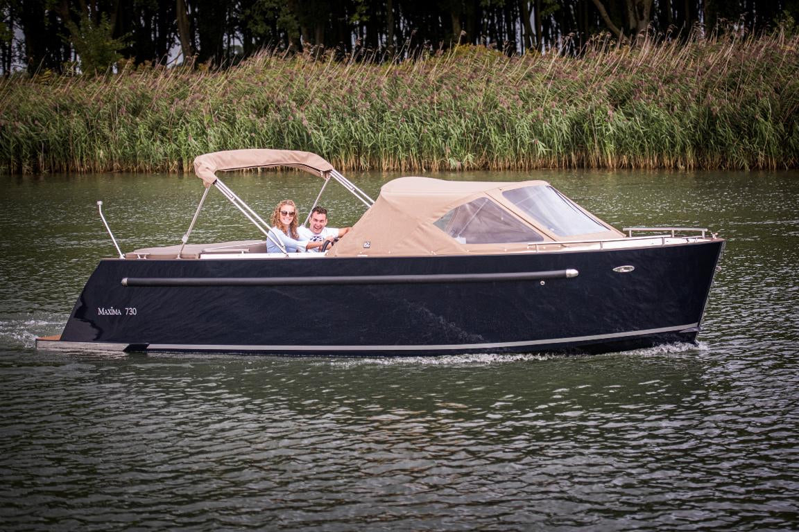 The Maxima 730 - Base Boat Build from