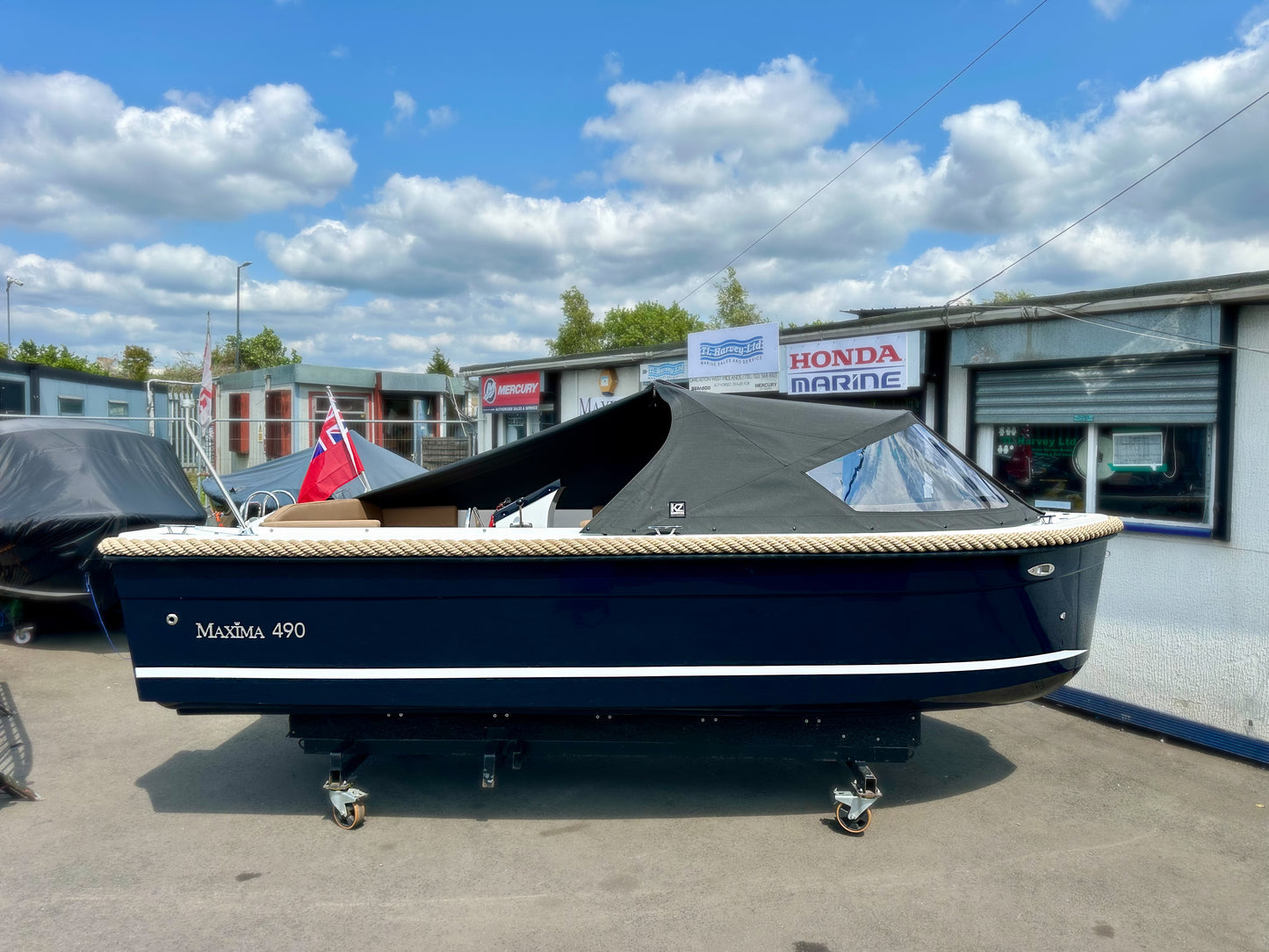 Maxima 490 XL Powered by Honda BF40 LRTU 40hp