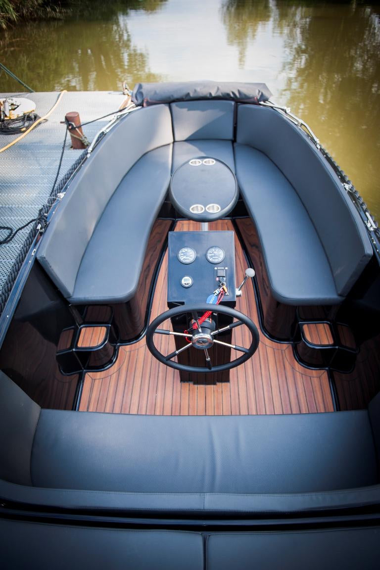 The Maxima 600 - Base Boat Build from