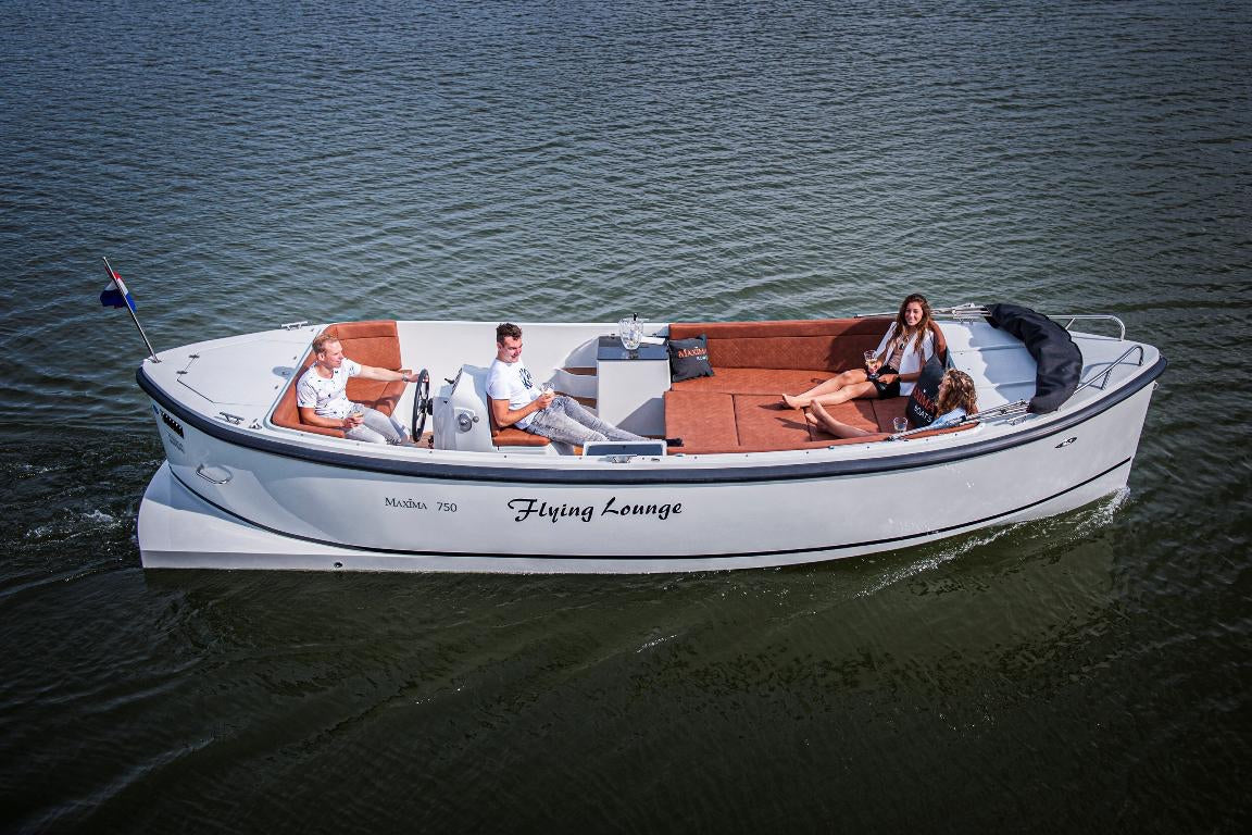 The Maxima 750 Flying Lounge - Base Boat Build from