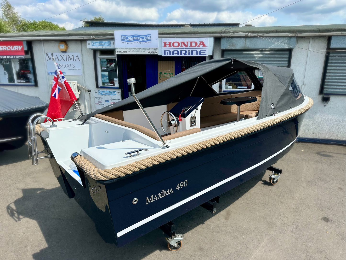 Maxima 490 XL Powered by Honda BF40 LRTU 40hp
